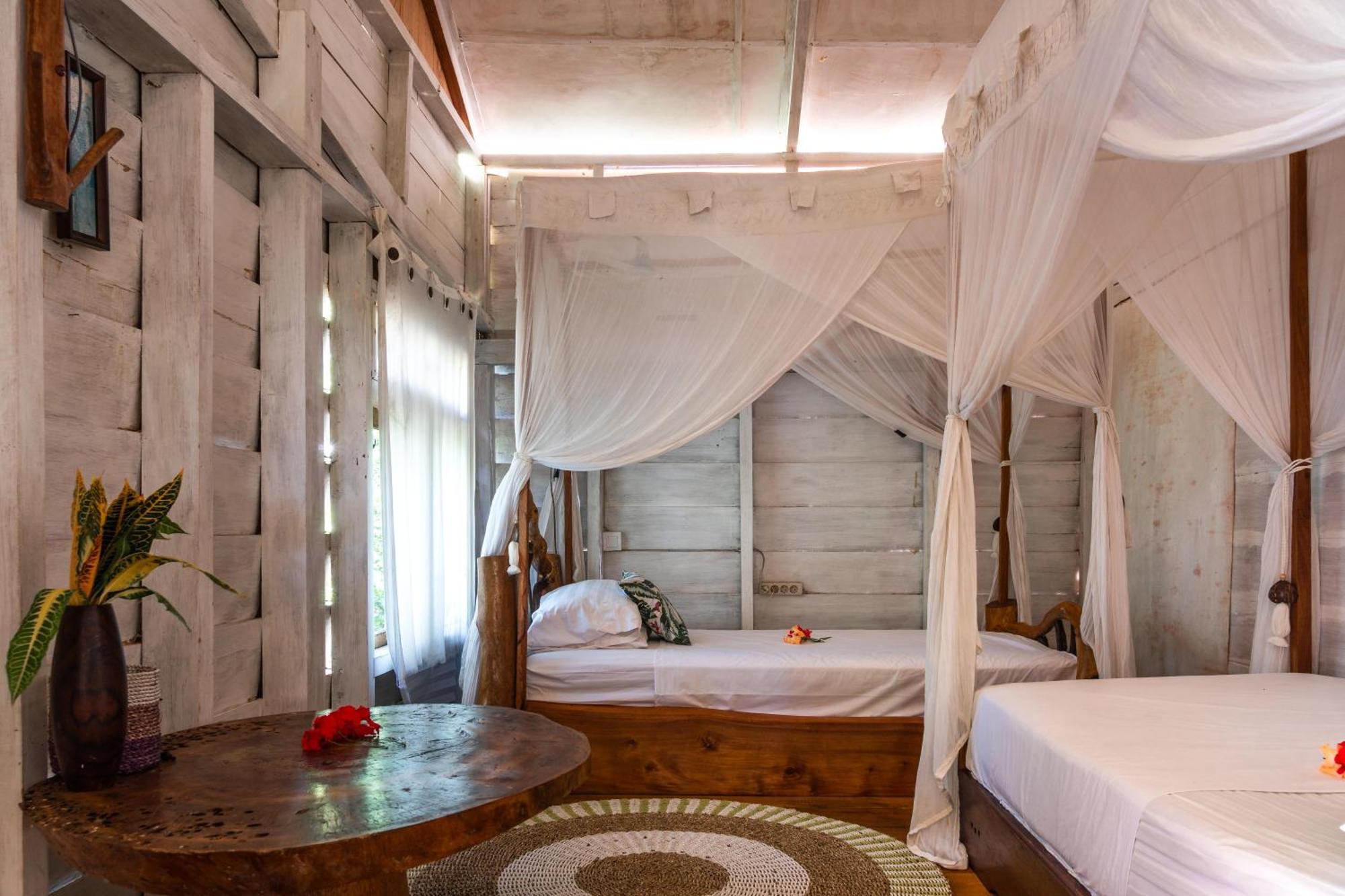Mentawai Surf Camp Hotel Muarasiberut Exterior photo